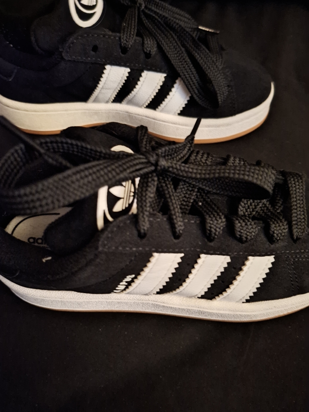 Adidas Campus Low Top Lace-Up Sneakers Black/White Gum Suede YOUTH size 2